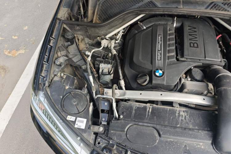 Used BMW X5 2018 xDrive35i Elegant Edition Engine Bay Right