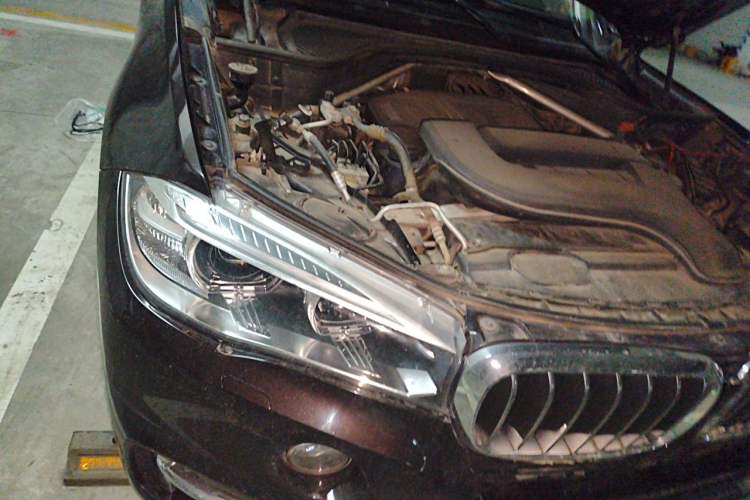 Used BMW X5 2018 xDrive28i Engine Bay Right