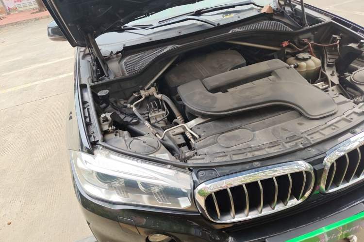 Used BMW X5 2018 xDrive28i Engine Bay Right