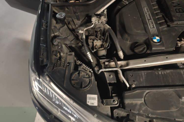 Used BMW X5 2018 xDrive35i M Sport Edition Engine Bay Right