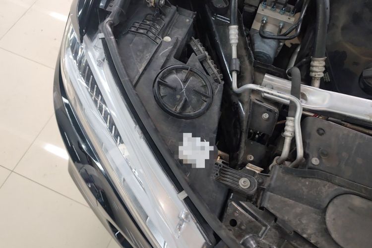 Used BMW X5 2018 xDrive35i M Sport Edition Engine Bay Right