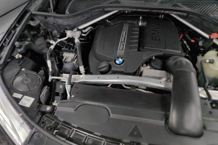 Used BMW X5 2018 xDrive35i Elegant Edition Engine Bay Right