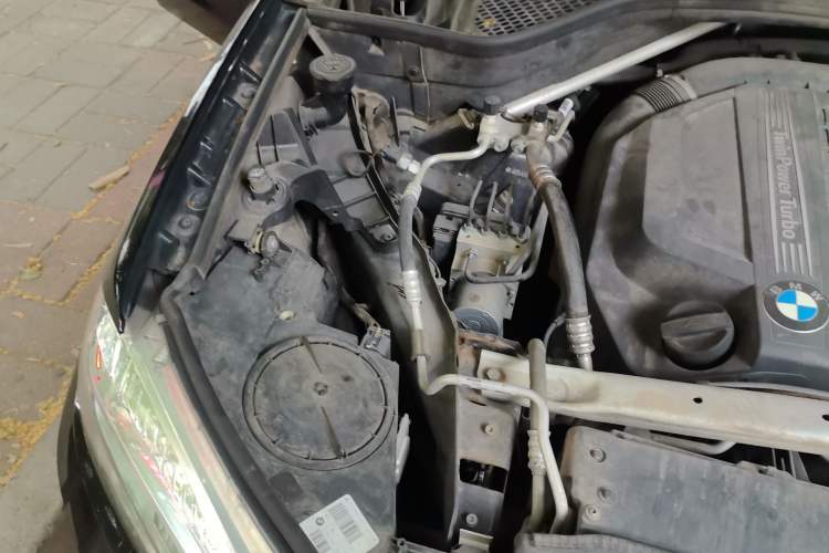 Used BMW X5  Engine Bay Right