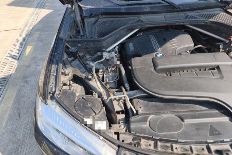 Used BMW X5 2018 xDrive28i Engine Bay Right