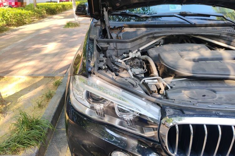 Used BMW X5 2018 xDrive28i Engine Bay Right