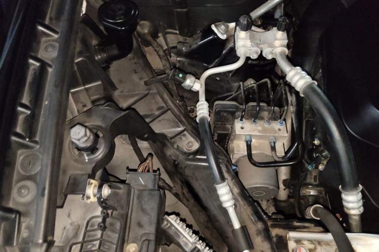 Used BMW X5 2018 xDrive35i M Sport Edition Engine Bay Right
