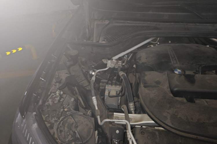 Used BMW X5 2018 xDrive28i Engine Bay Right