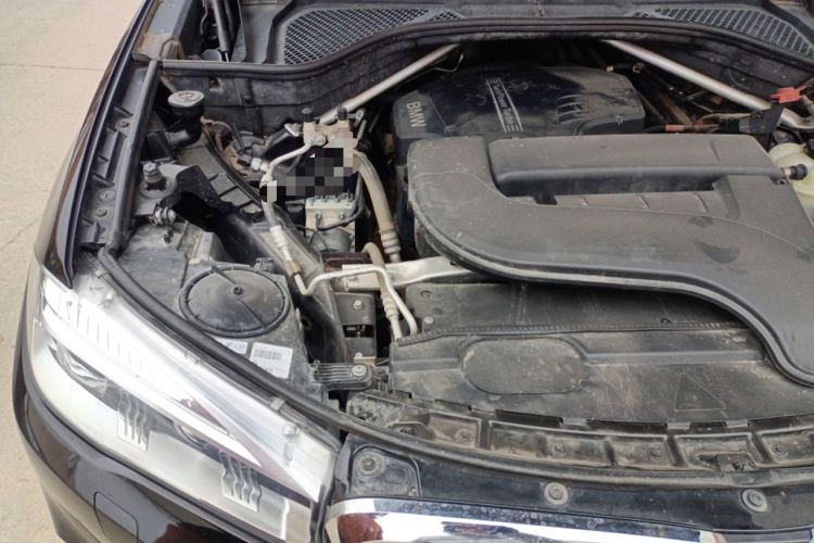 Used BMW X5 2018 xDrive28i Engine Bay Right