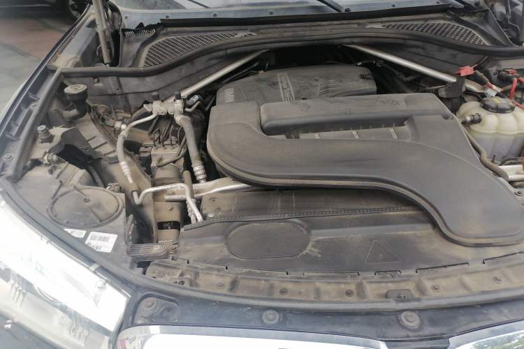 Used BMW X5 2018 xDrive28i Engine Bay Right