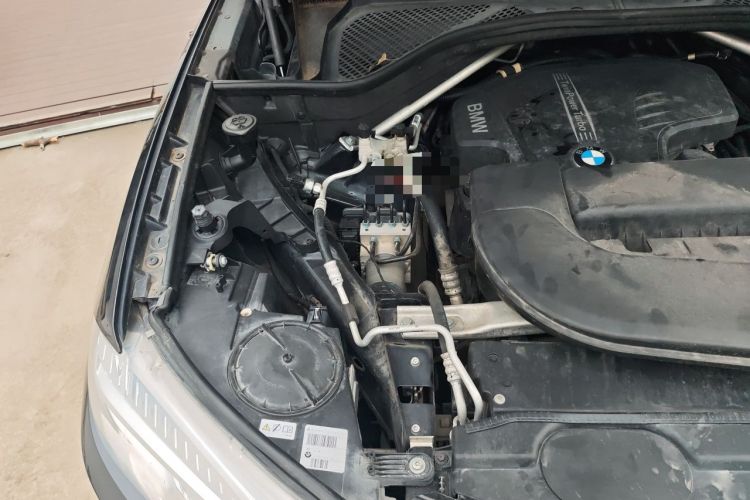 Used BMW X5 2018 xDrive28i Engine Bay Right