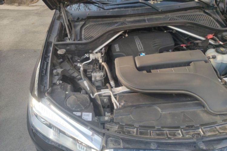 Used BMW X5 2018 xDrive28i Engine Bay Right