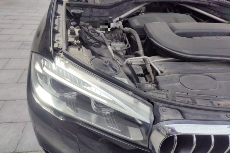 Used BMW X5 2018 xDrive28i Engine Bay Right