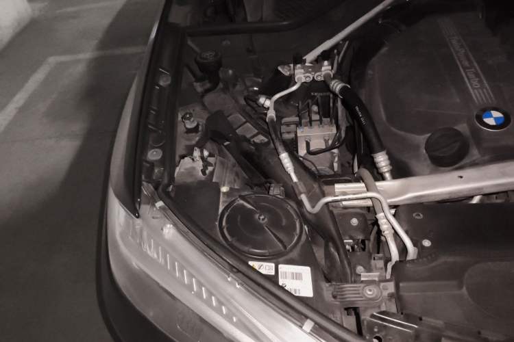 Used BMW X5  Engine Bay Right