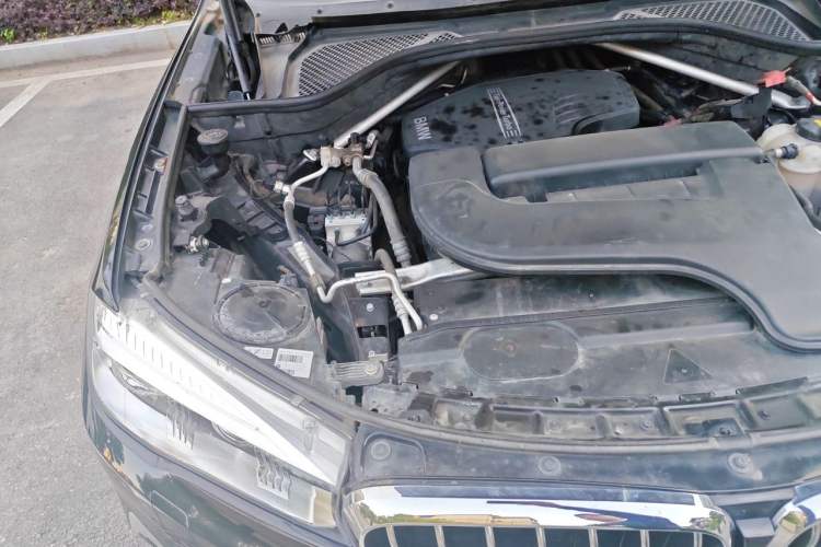Used BMW X5 2018 xDrive28i Engine Bay Right