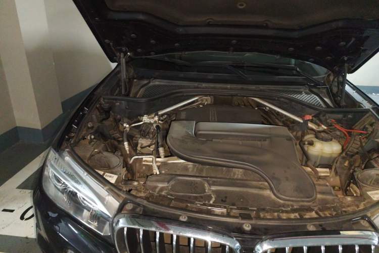 Used BMW X5 2018 xDrive28i Engine Bay Right