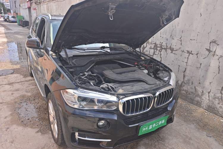 Used BMW X5 2018 xDrive28i Engine Bay Right