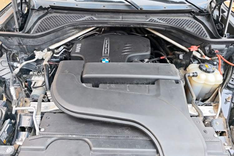 Used BMW X5 2018 xDrive28i Engine Bay