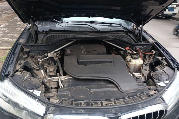 Used BMW X5 2018 xDrive28i Engine Bay