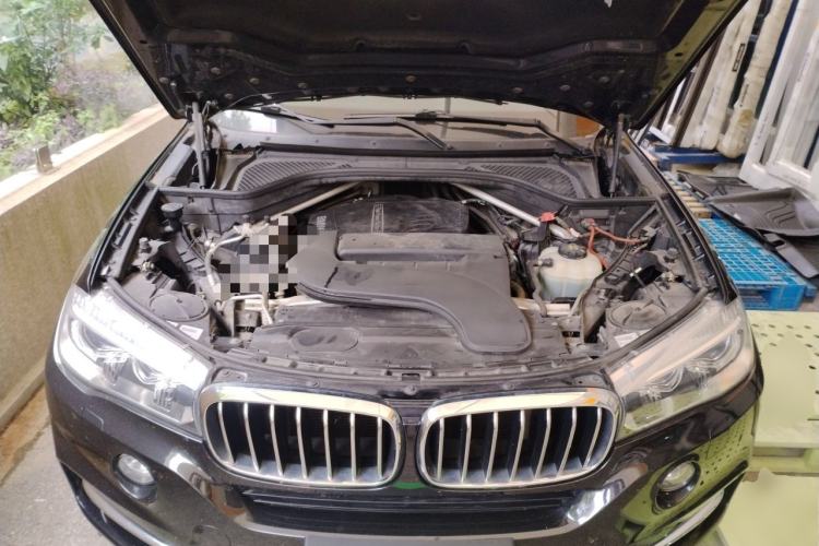 Used BMW X5 2018 xDrive28i Engine Bay