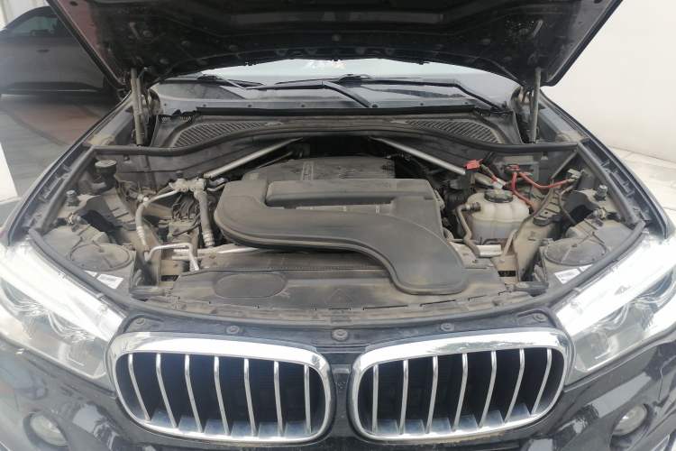 Used BMW X5 2018 xDrive28i Engine Bay