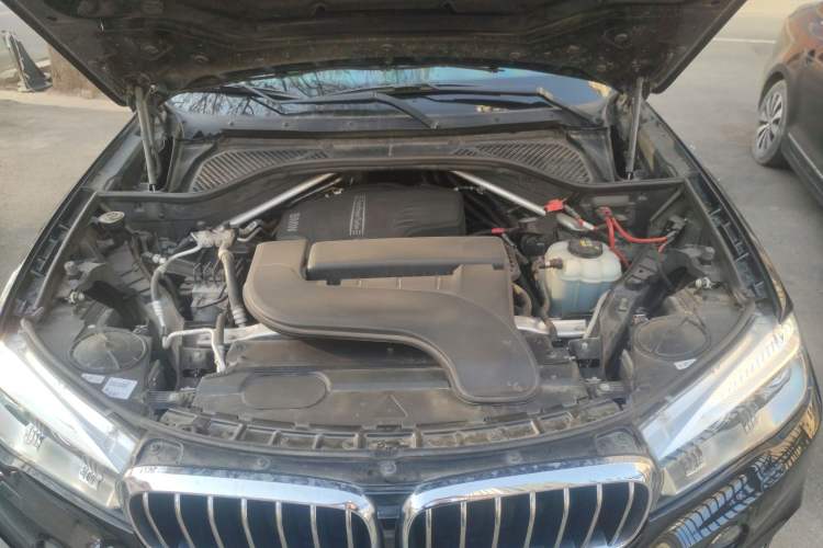 Used BMW X5 2018 xDrive28i Engine Bay