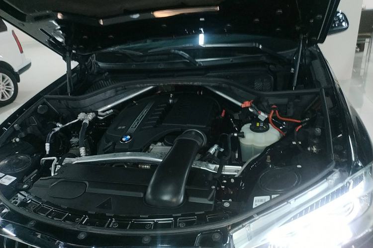 Used BMW X5 2018 xDrive35i Base Model Middle East Engine Bay