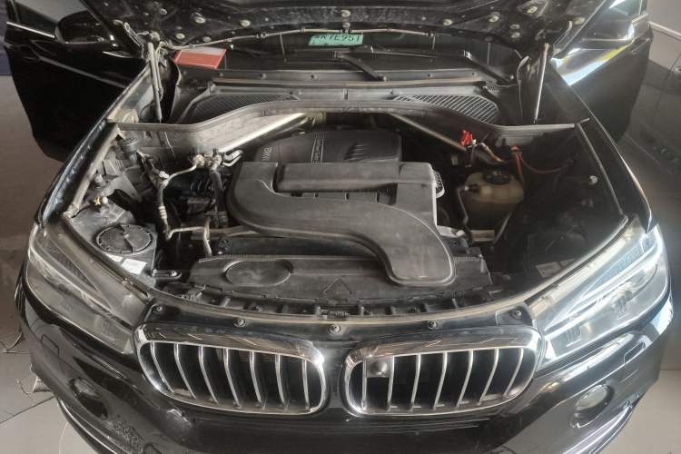 Used BMW X5 2018 xDrive28i Engine Bay