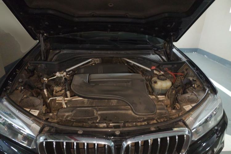 Used BMW X5 2018 xDrive28i Engine Bay