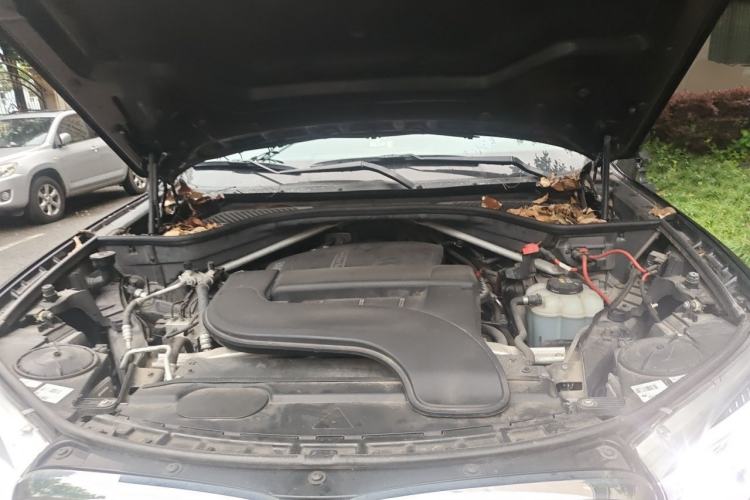 Used BMW X5 2018 xDrive28i Engine Bay