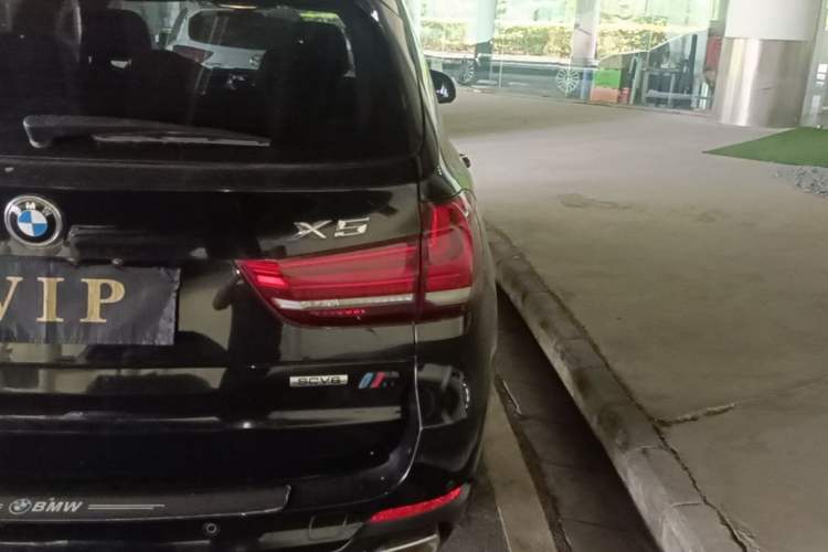 Used BMW X5 2018 xDrive28i Exterior 3