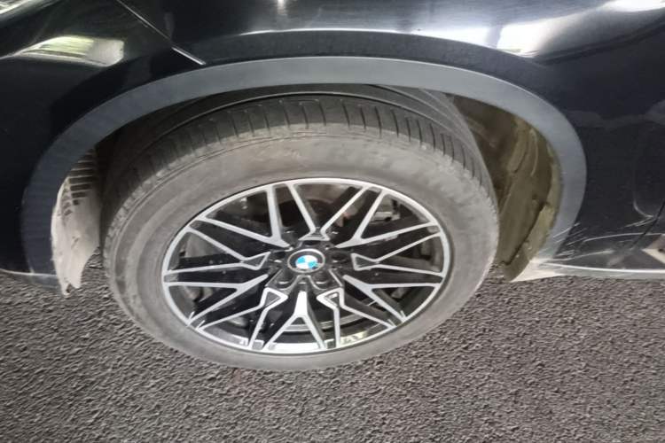 Used BMW X5 2018 xDrive28i Exterior 4