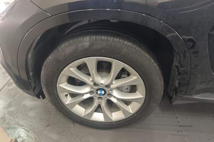 Used BMW X5 2018 xDrive28i Exterior 4