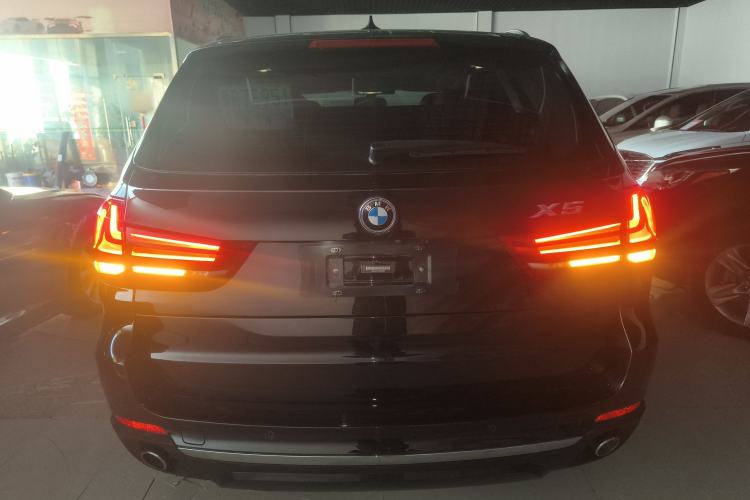 Used BMW X5 2018 xDrive28i Exterior 4