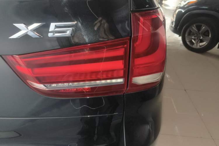 Used BMW X5 2018 xDrive28i Exterior 6