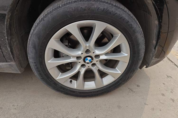 Used BMW X5 2018 xDrive28i Exterior 7