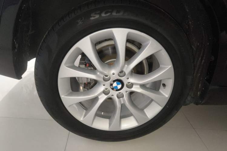 Used BMW X5 2018 xDrive28i Exterior 8