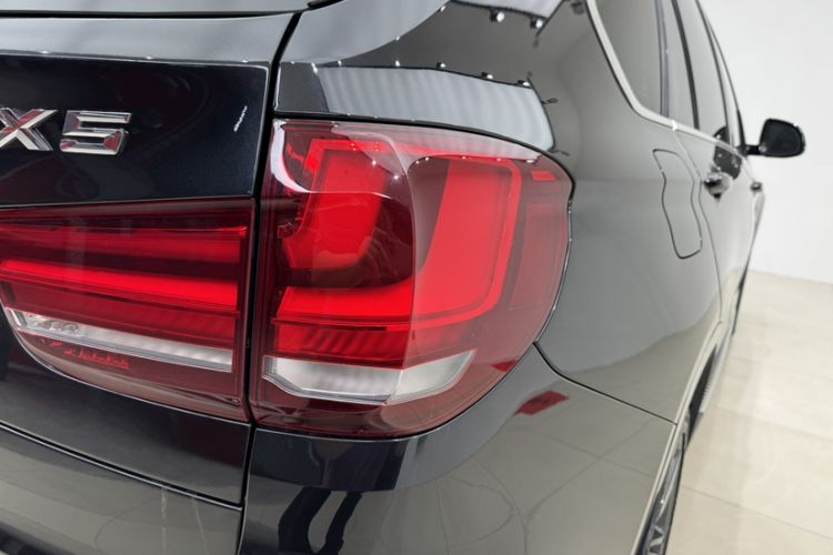 Used BMW X5 2018 xDrive35i Elegant Edition Exterior 9