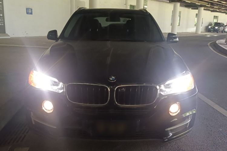 Used BMW X5 2018 xDrive28i Front