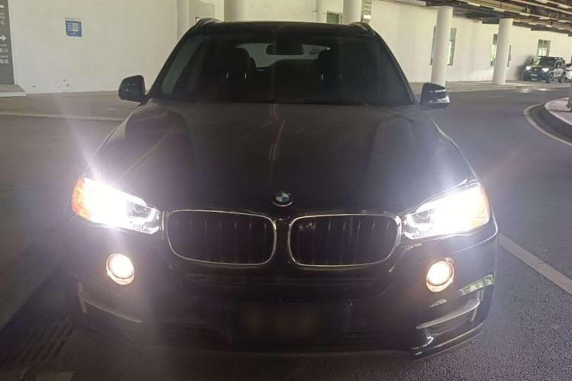 Used BMW X5 2018 xDrive28i Front