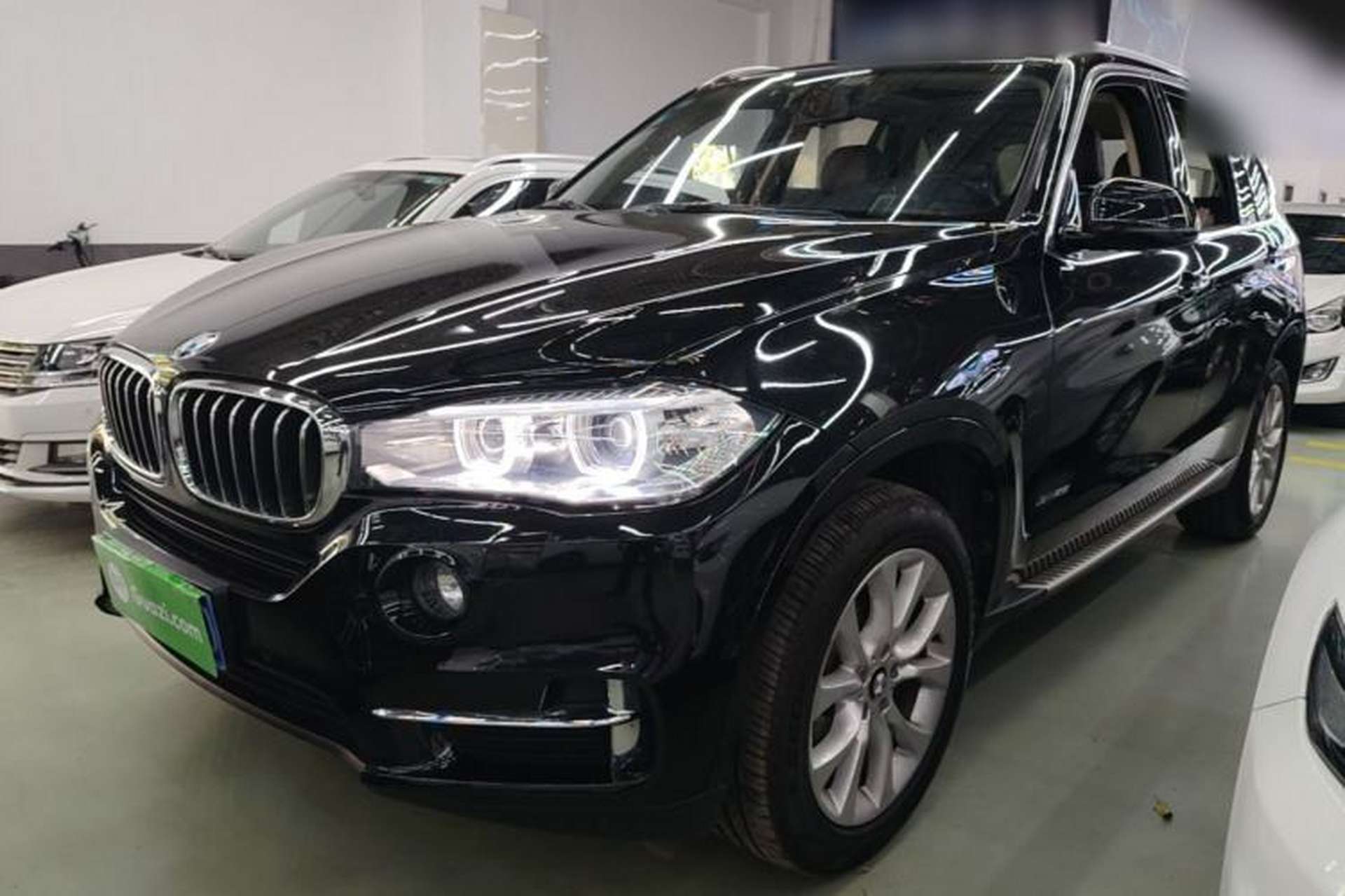 Used BMW X5 2018 xDrive28i Front Left 45 Deg