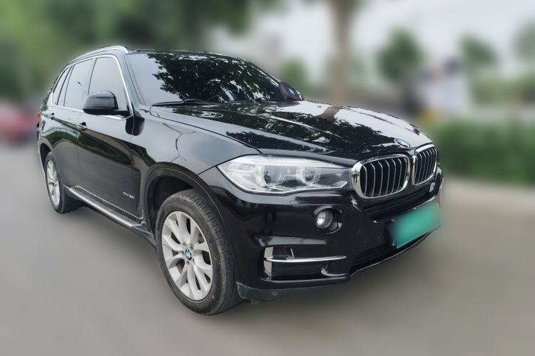 Used BMW X5 2018 xDrive28i Front Right 45 Deg