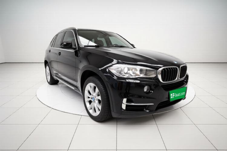 Used BMW X5 2018 xDrive28i Front Right 45 Deg