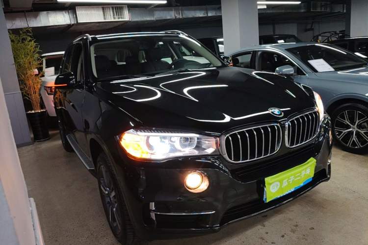 Used BMW X5 2018 xDrive35i Elegant Edition Front Right 45 Deg