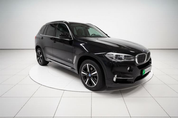 Used BMW X5 2018 xDrive35i Elegant Edition Front Right 45 Deg