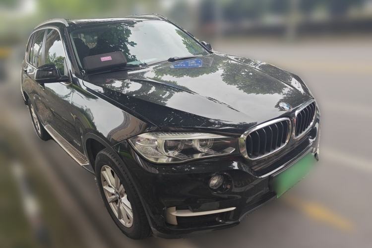Used BMW X5 2018 xDrive35i Base Model Middle East Front Right 45 Deg