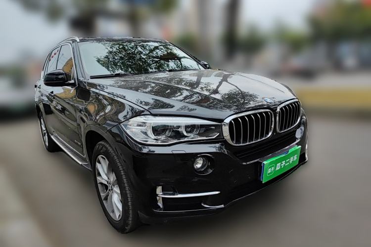 Used BMW X5 2018 xDrive28i Front Right 45 Deg