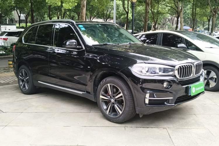 Used BMW X5 2018 xDrive35i Elegant Edition Front Right 45 Deg