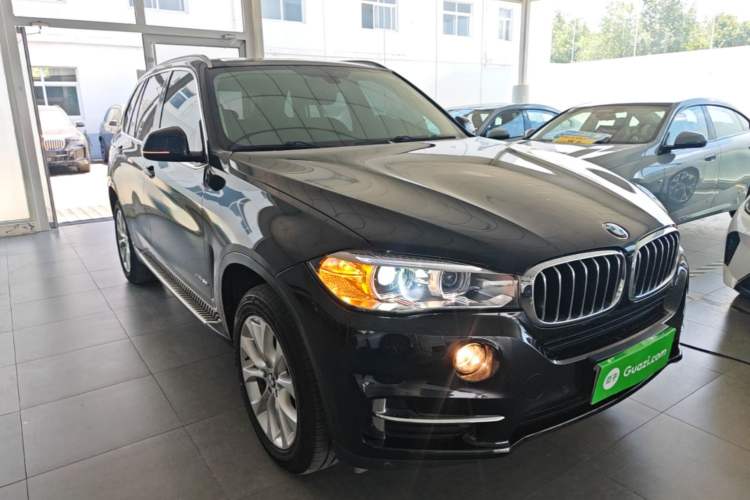 Used BMW X5 2018 xDrive28i Front Right 45 Deg