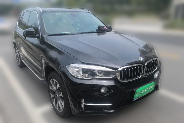 Used BMW X5 2018 xDrive28i Front Right 45 Deg