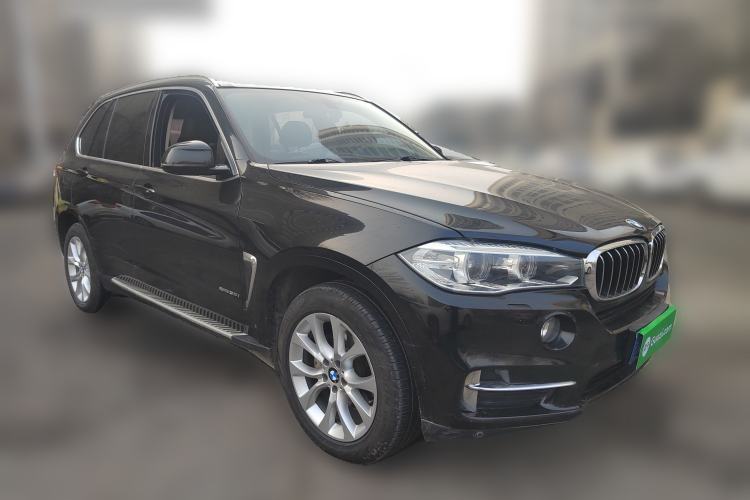 Used BMW X5 2018 xDrive28i Front Right 45 Deg